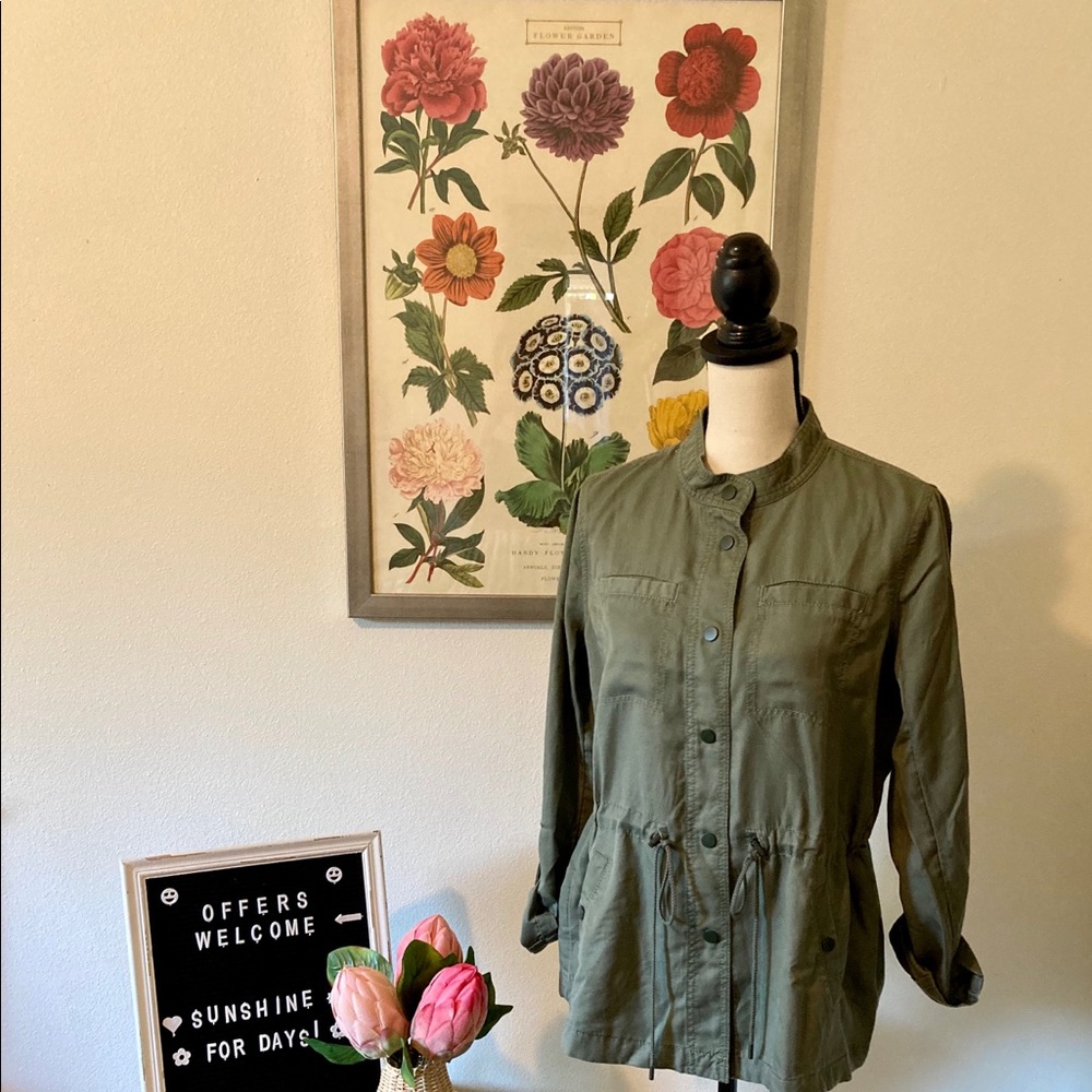 Modern Drawstring Utility Jacket - Picture 9 of 16